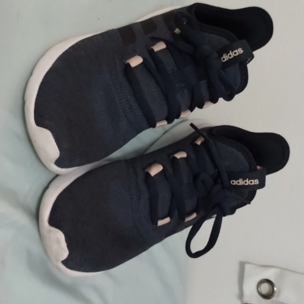 Lightly worn, Size 7 woman's Adidas cloud form shoes
